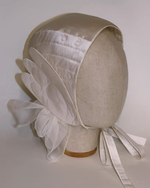 The Pearl Wing Helmet Bonnet